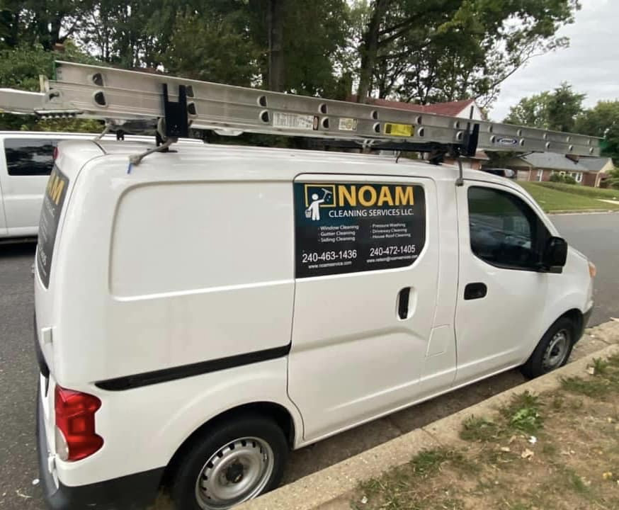 NOAM Services van